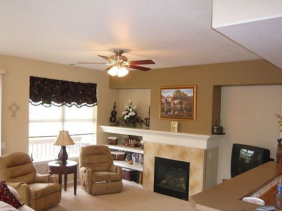 Great Room Style w/ Built Ins