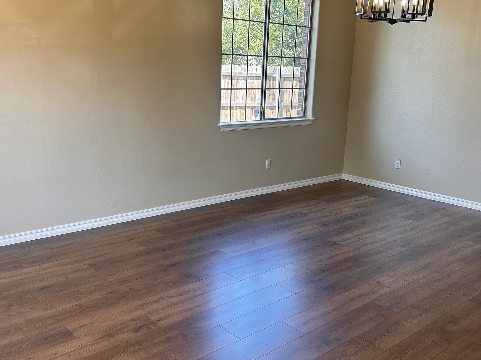 4 bed, 2153 sqft, $2,000 — Photo 1