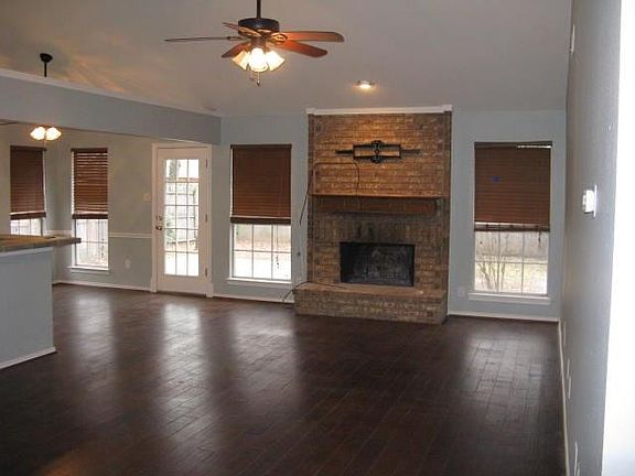 large living room w fireplace