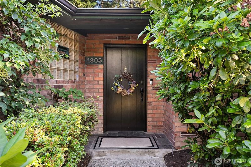 3rd image of 1805 NW 95th Street