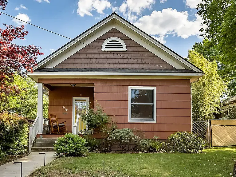 4248 SE Madison St — Photo 1