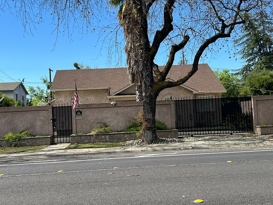 1st image of 1629 College Ave