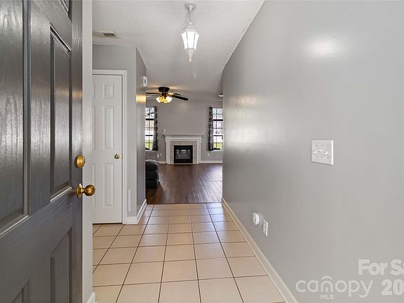 5th image of 917 Poplar Forest Rdg