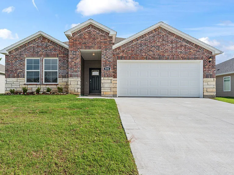 602 W Cattleman Ct — Photo 1