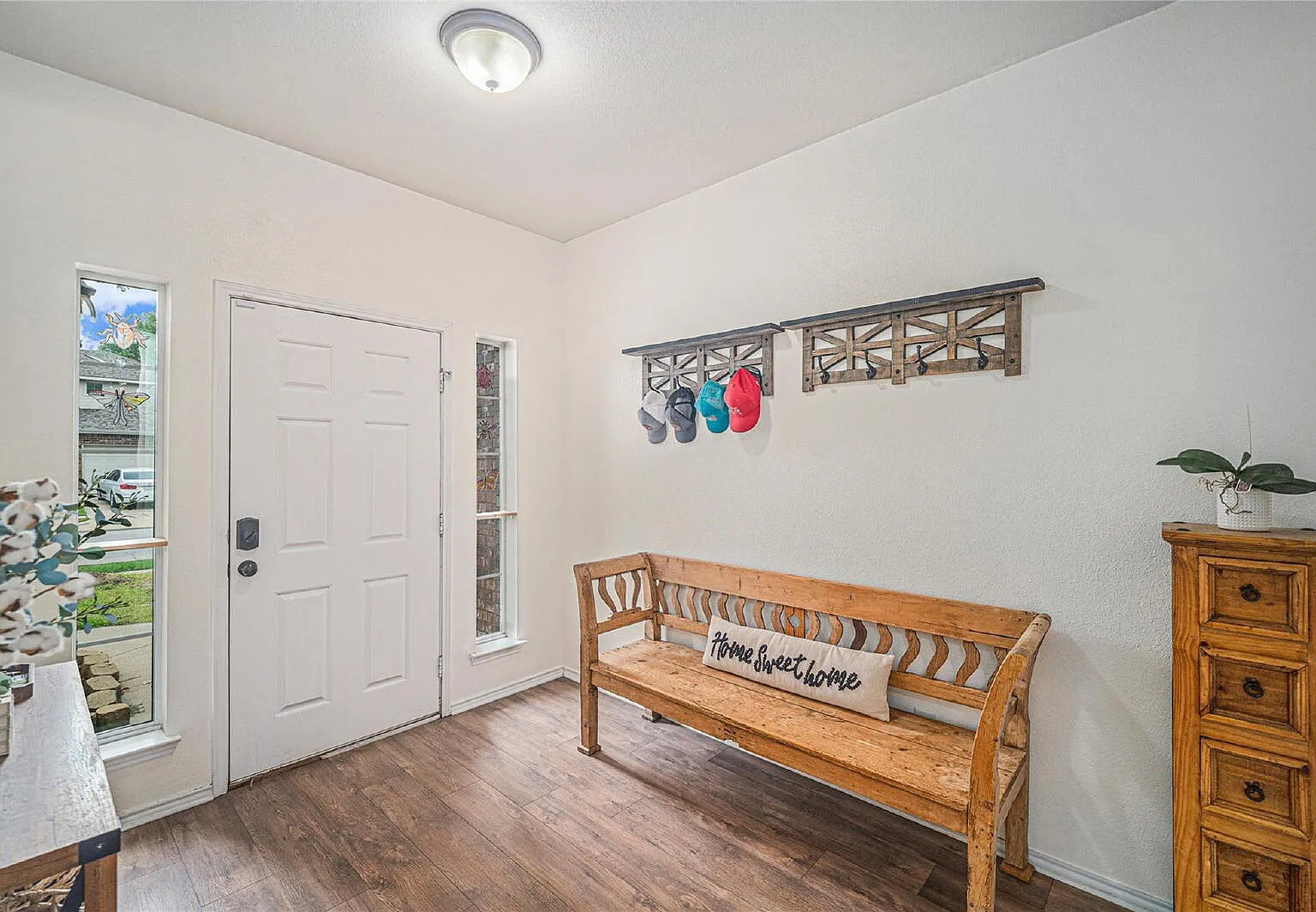 5 bed, 2.5 bath, 2912 sqft, $2,450 — Photo 4
