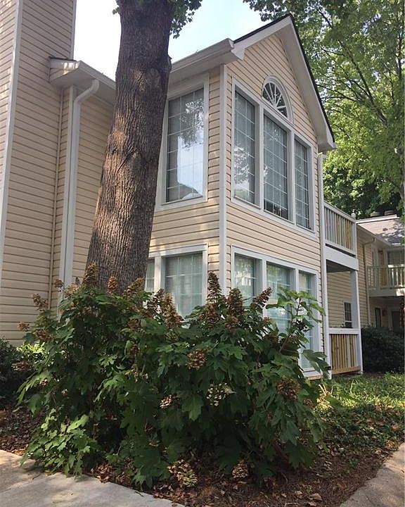 1st image of 705 Countryside Ln SE