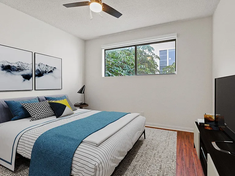 113 N Gale Dr — Photo 6