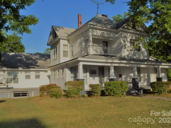 115 S Pearl St, Troy, NC 27371