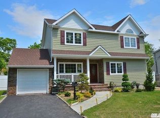 28 Lincoln Rd N, Plainview, NY 11803