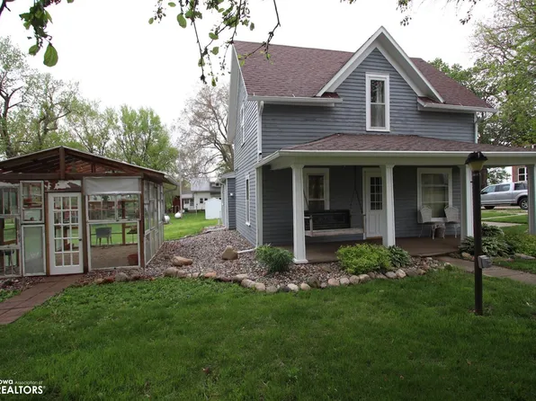 409 Main St, Gray, IA 50110