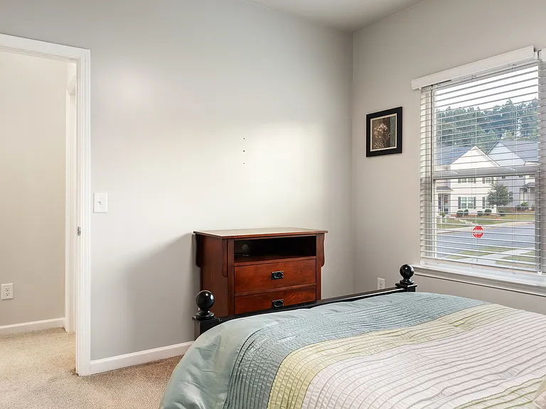 1289 Towne Square Ct — Photo 17