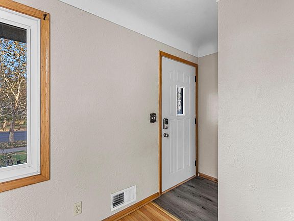 5th image of 1085 Flandrau St