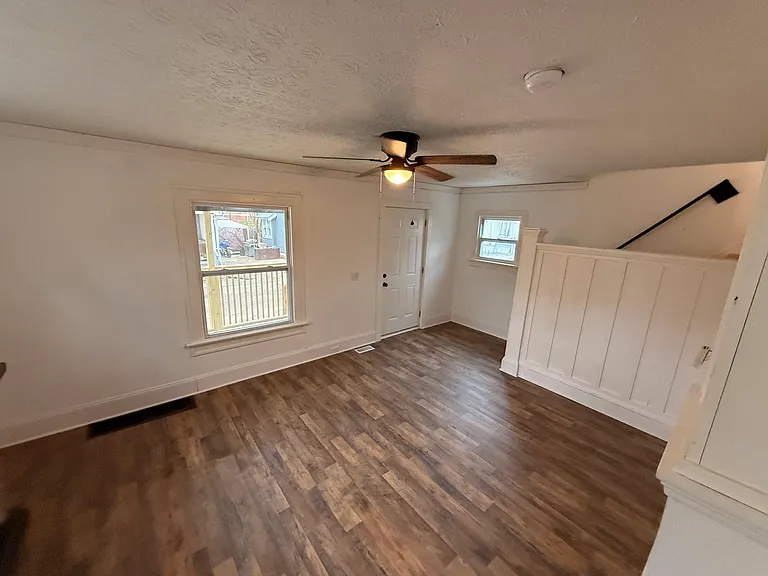 933 Golda Pl — Photo 11