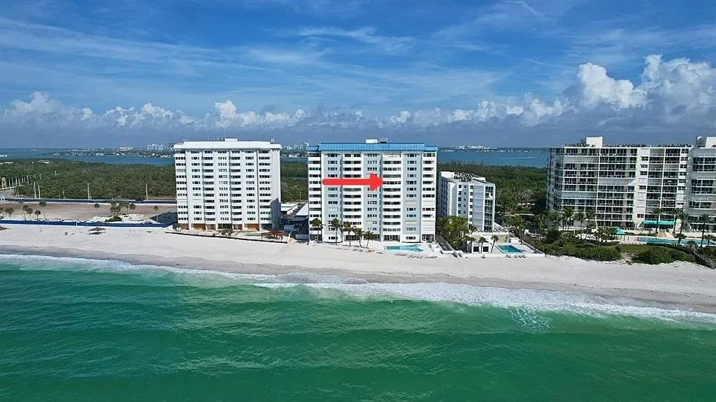 2 bed, 2.0 bath, 1364 sqft, $9,400 — Photo 4