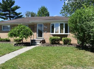 23825 Johnston Ave, Eastpointe, MI 48021