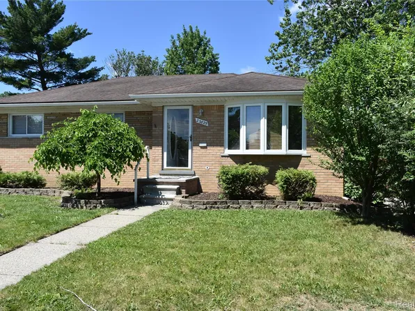 23825 Johnston Ave, Eastpointe, MI 48021