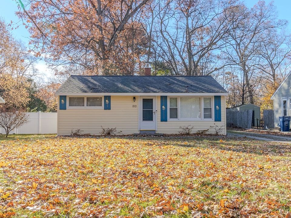 1st image of 810 Pine Grove Ave