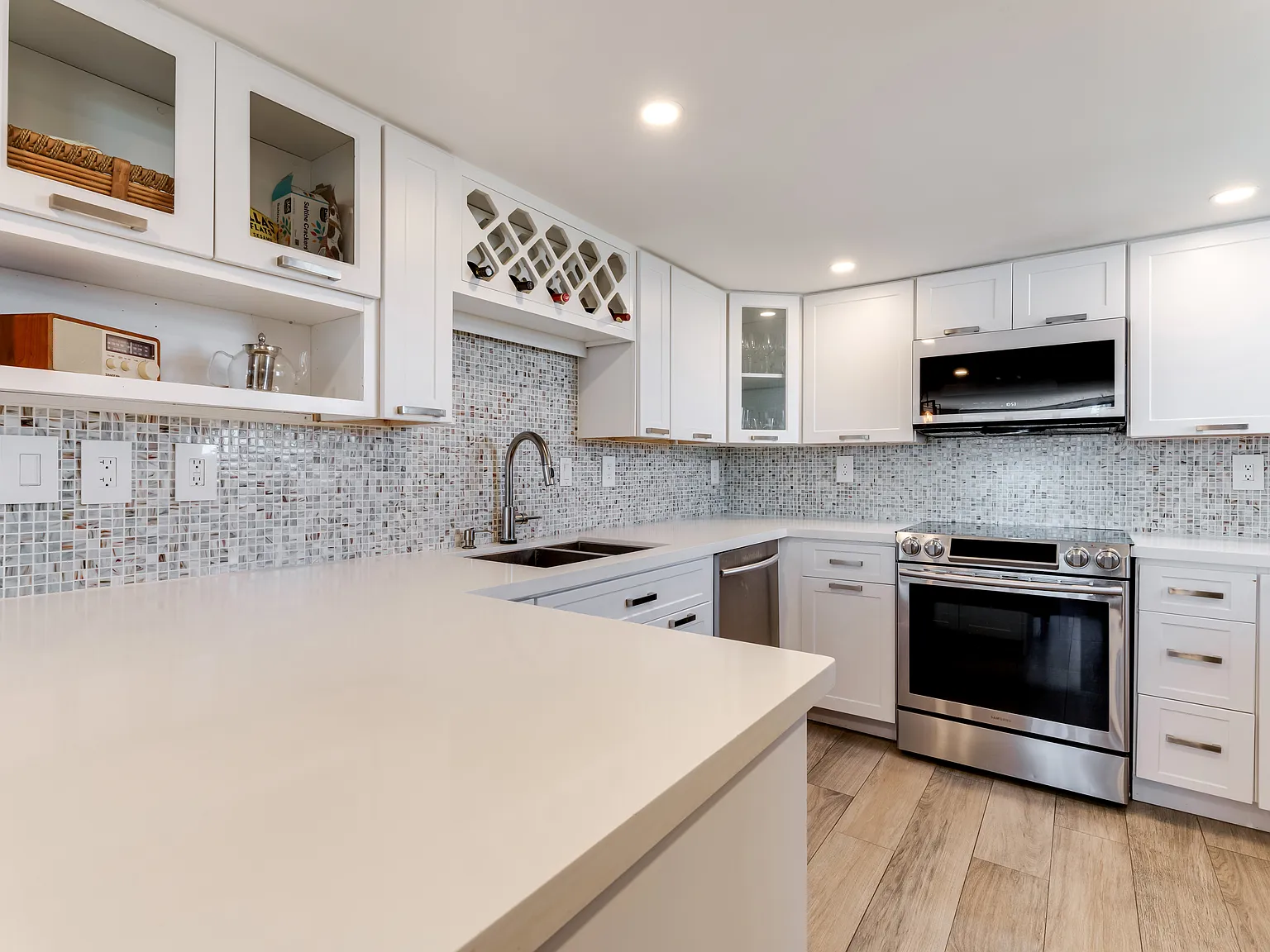 4 bed, 2133 sqft, $7,965 — Photo 1
