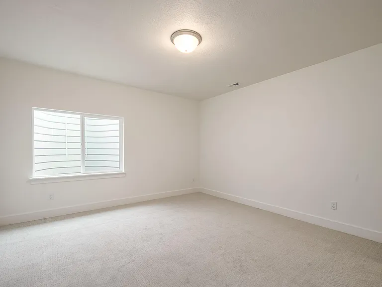 1017 E Tucker Ln — Photo 26