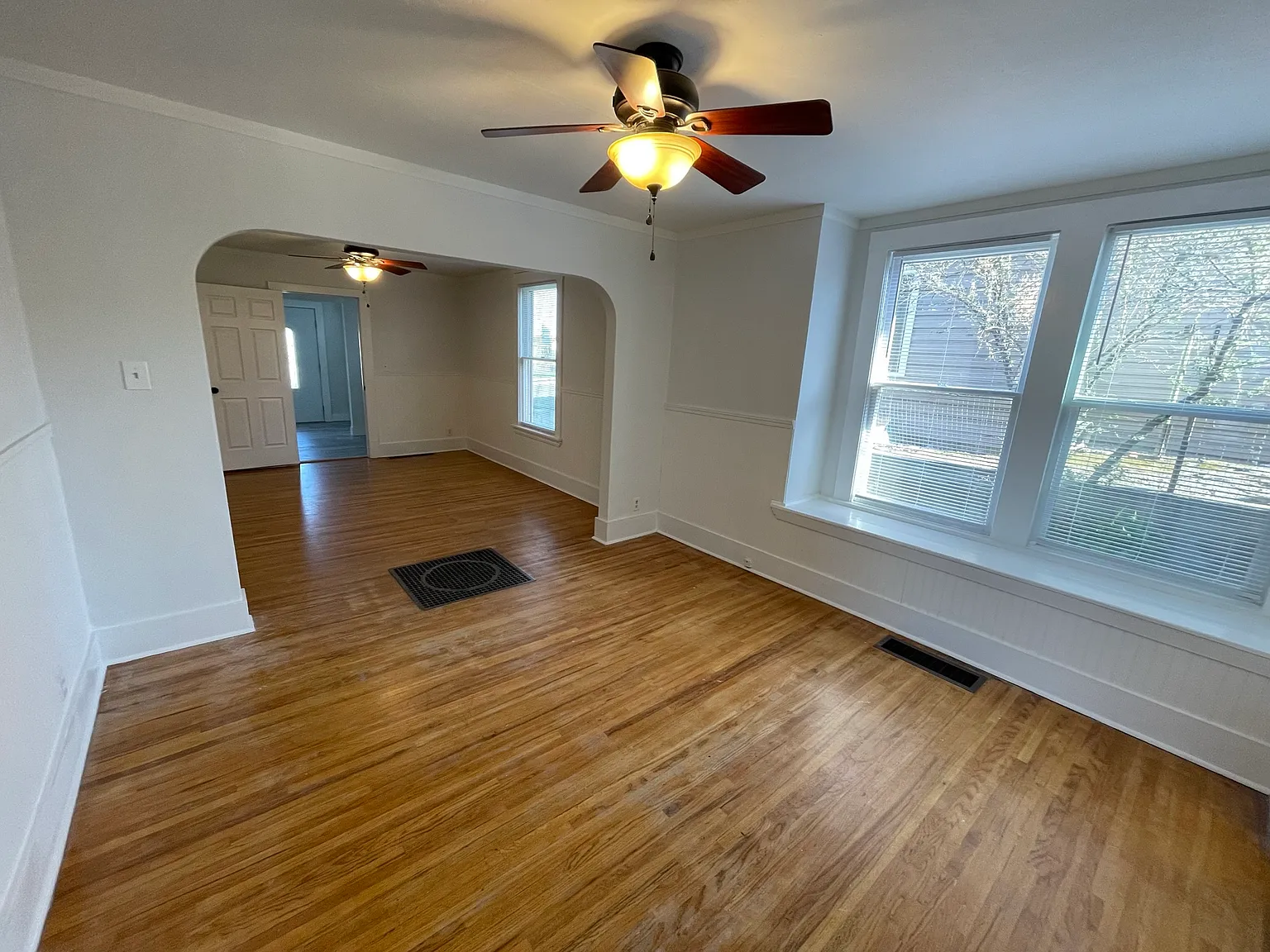 2 bed, 1100 sqft, $2,045 — Photo 4