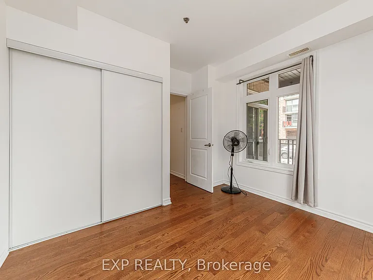429 Kent St #221 — Photo 11