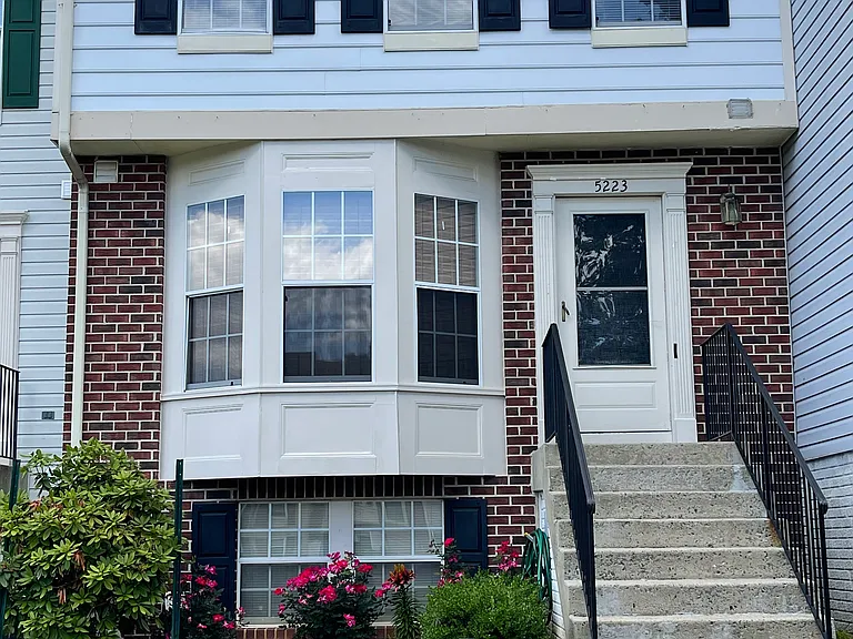 5223 Earles Ct — Photo 1