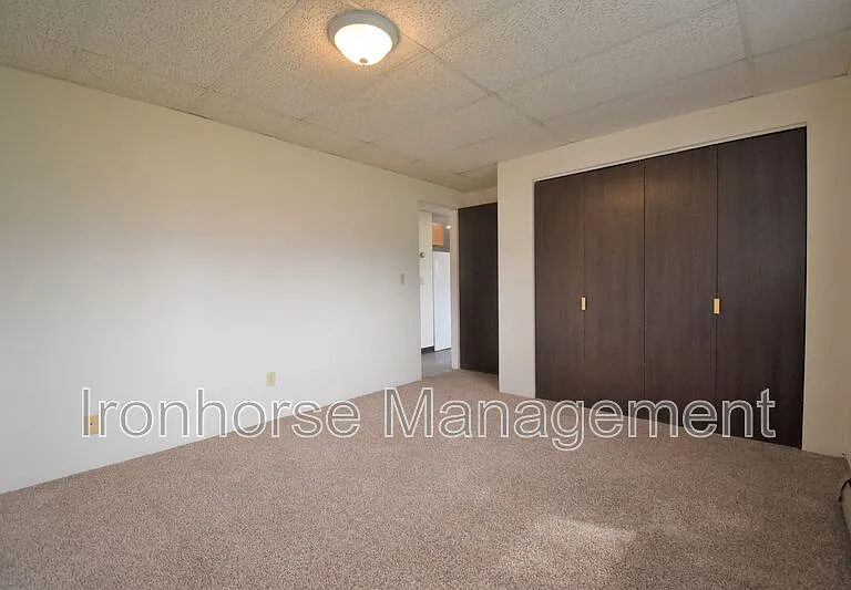 801 W Villard St #30 — Photo 17