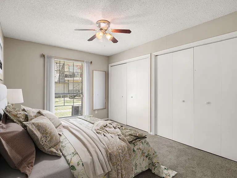 Holly Place — Photo 17