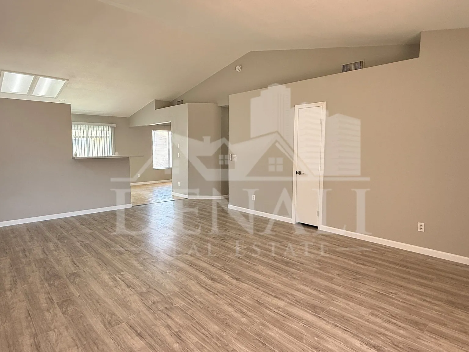 3 bed, 2.0 bath, 1440 sqft, $2,395 — Photo 4
