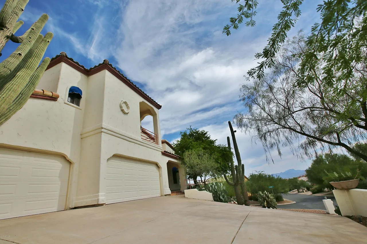 3 bed, 2.5 bath, 2259 sqft, $3,600 — Photo 1