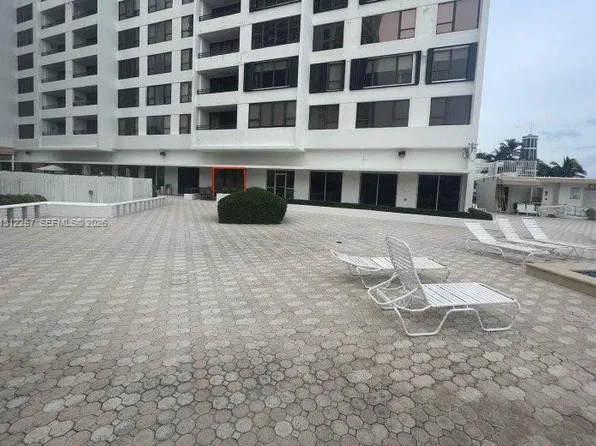 3505 S Ocean Dr, Hollywood, FL
