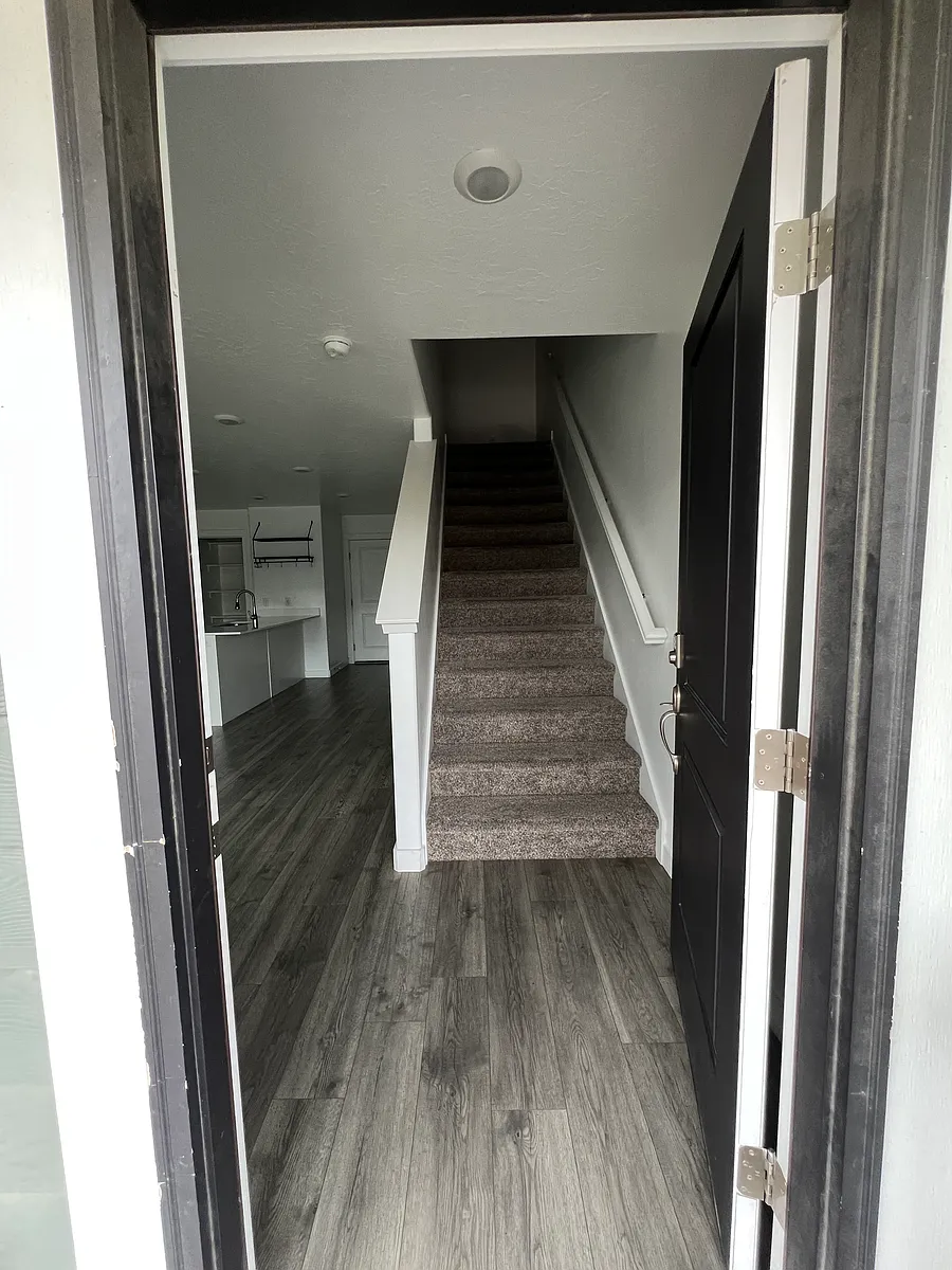 Photo 2 of 26 - 4009 W Cool Spring Ave - Lehi, UT Entryway - 4009 W Cool Spring Ave
