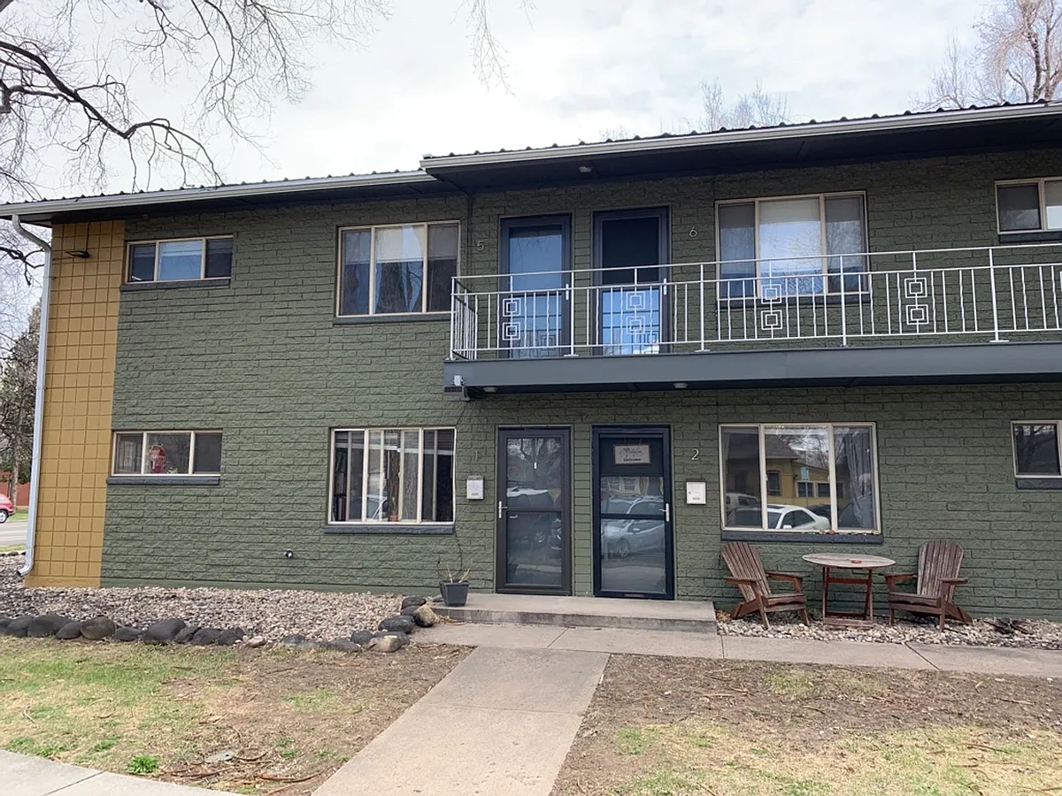 Building Photo - 125 E Mrytle Flats