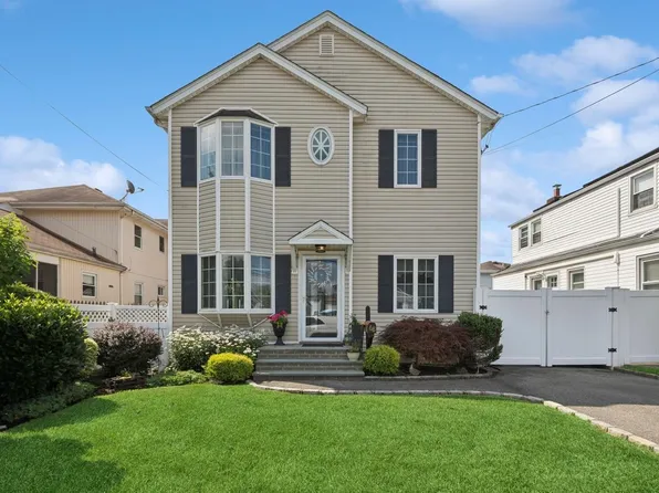 68 Morningside Drive, Westbury, NY 11590