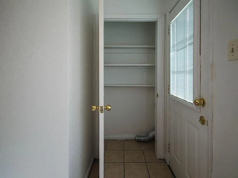 209 San Saba Rd — Photo 24