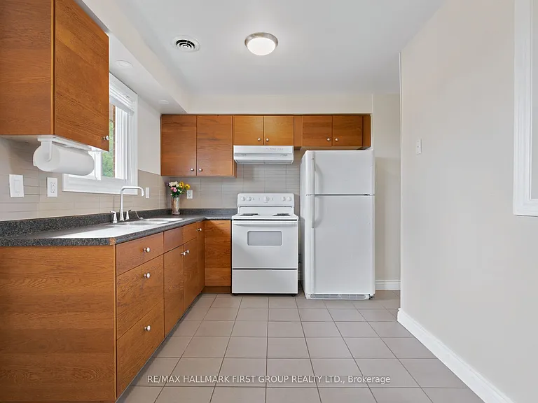 361 Dwight Ave #MAIN — Photo 7