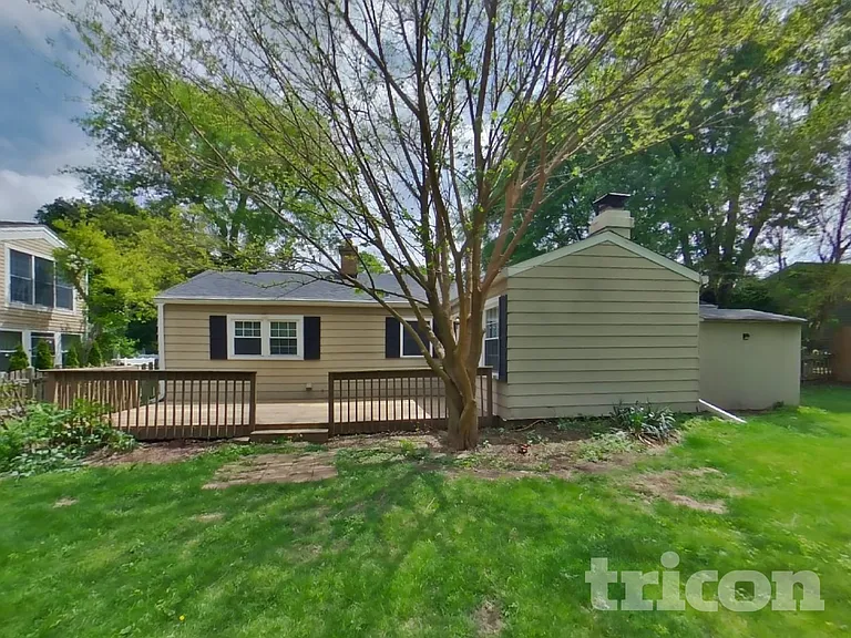 910 S Naperville Rd — Photo 15