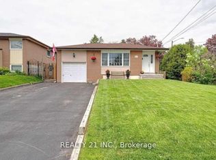 812 Sanok Dr, Pickering, ON L1W2P9