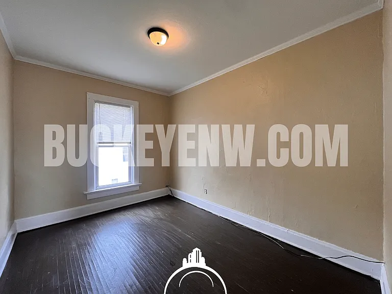 1419 N Erie St — Photo 7