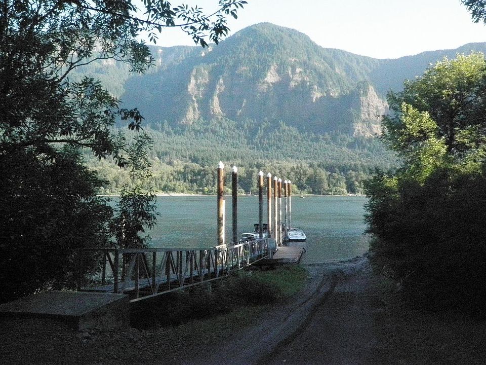 community river boatlaunch