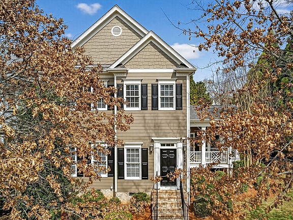 3rd image of 2061 Hopeton Ave