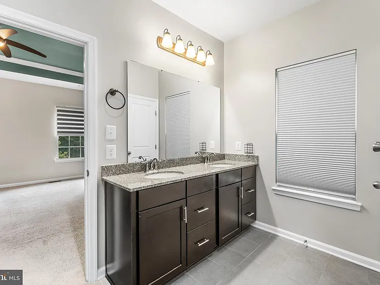 7570 Arundel Woods Dr — Photo 39