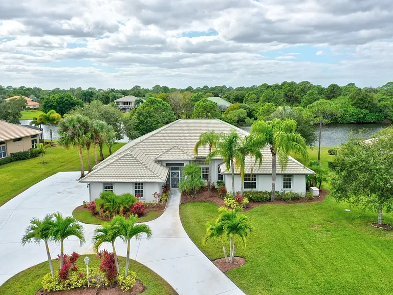8028 Plantation Lakes Dr — Photo 54