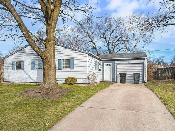 1429 Sutherland Ln, South Bend, IN 46614
