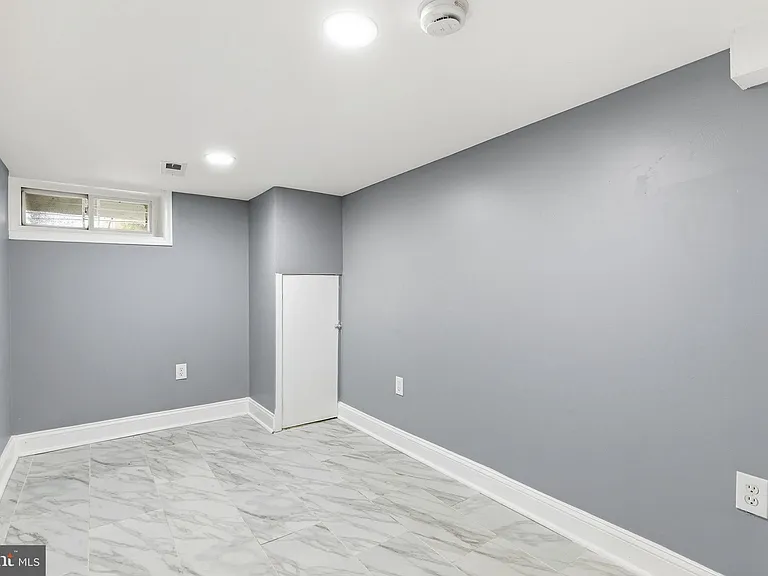 1651 Darley Ave — Photo 13