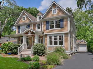 386 Maple St, Glen Ellyn, IL 60137