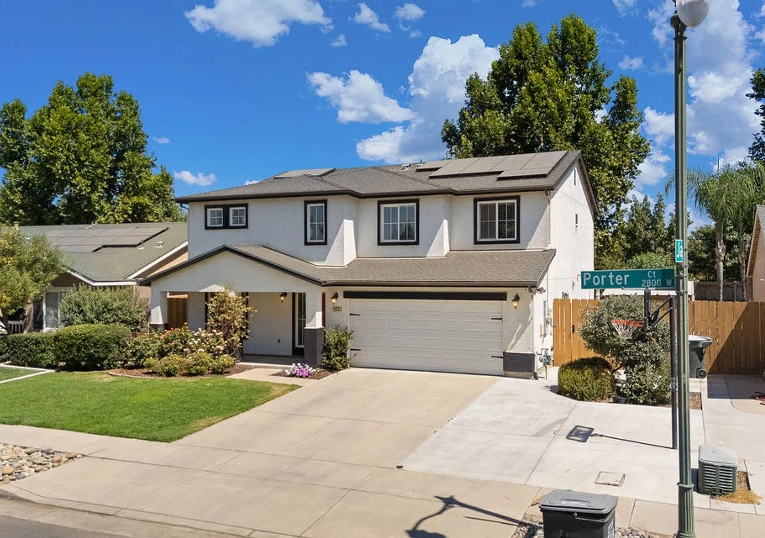 2874 W. Porter Ave - 4 Bedroom 2 1/2 Bath + Loft - Visalia — Photo 4