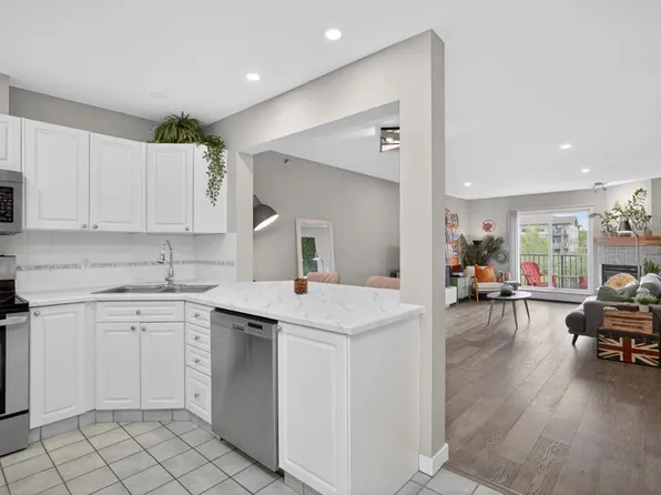 1415 W 17th St SE #305, Calgary, AB T2G 3V3