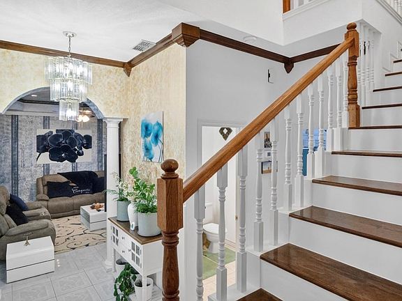 4th image of 9013 Cliff Dr
