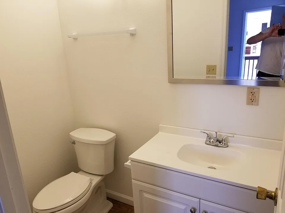 1/2 bath